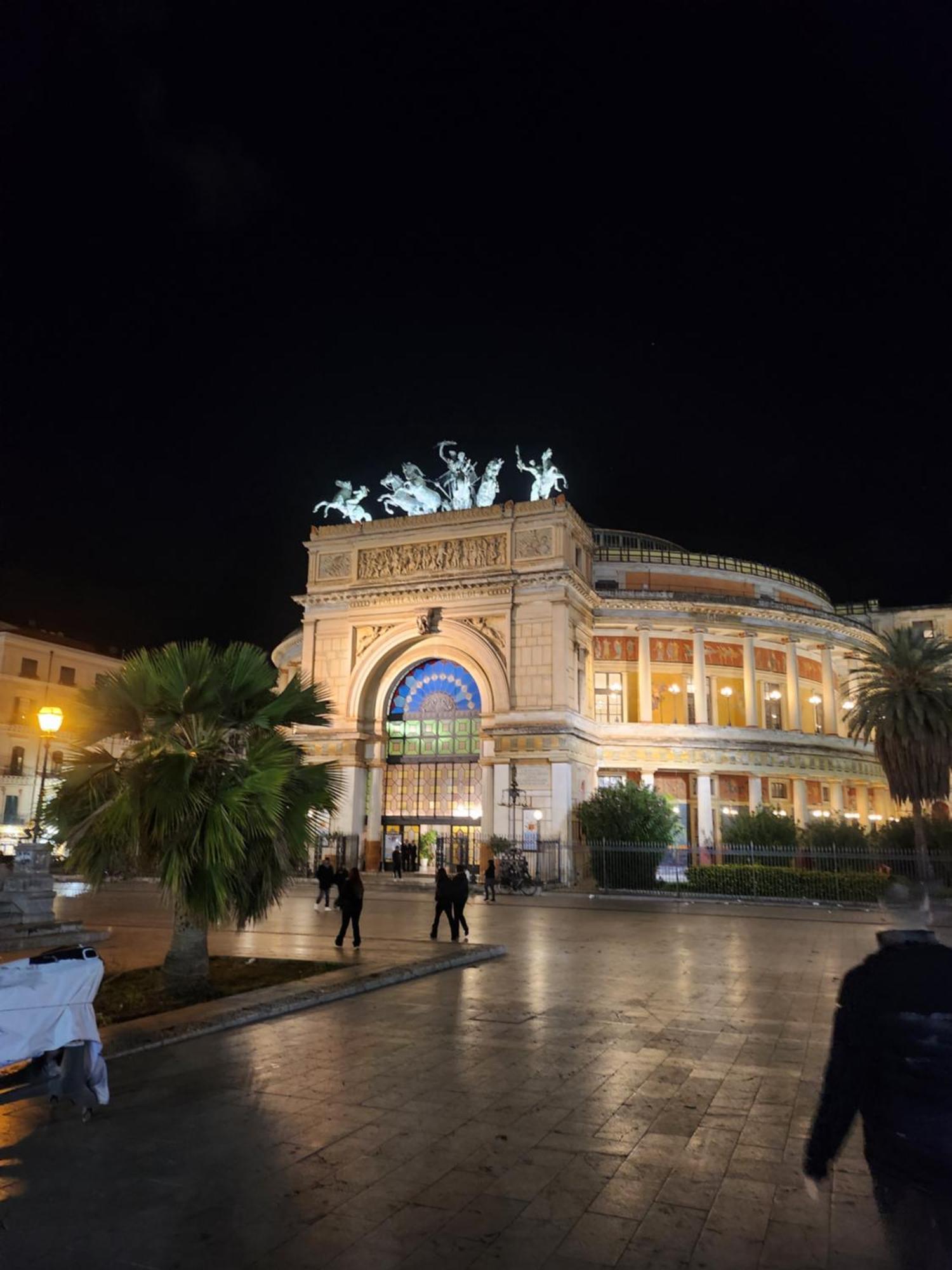 L'Angolo Dei Sogni Palermo Luaran gambar